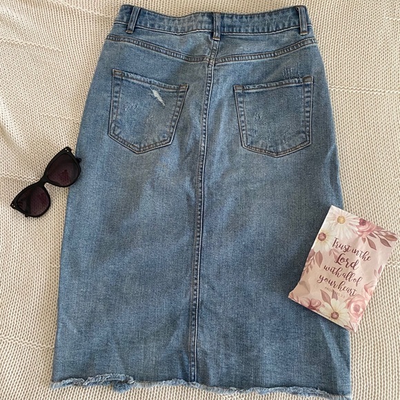 Skirt - Picture 2 of 2